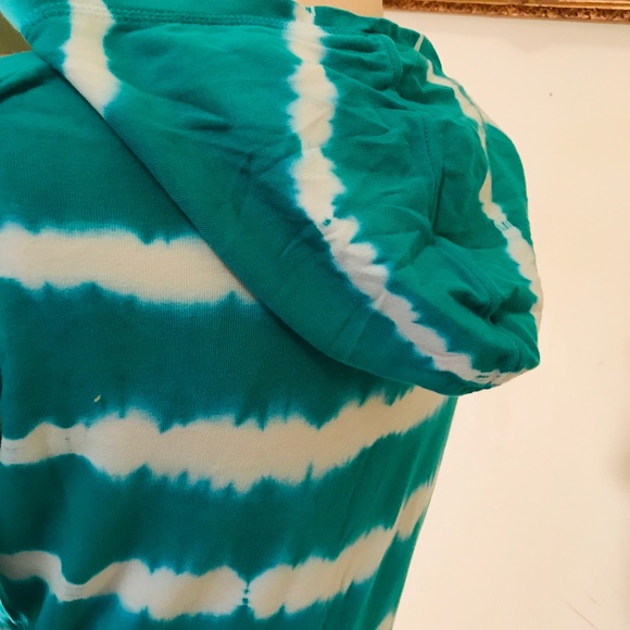 SOLD - Kelly Green & White tye dye hoodie - Picture 5 of 7